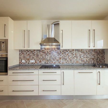 Apartemen 100 m² dengan 3 kamar tidur dan 2 kamar mandi pribadi di Pusat Kota Lagos Bagian luar foto